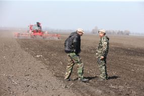Работники аграрного предприятия