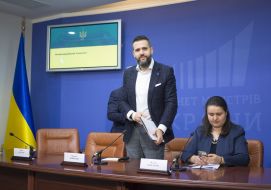 Maxim Nefodov, Oksana Markarova