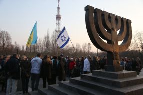 Молитва покаяння біля пам'ятника "Мінора"