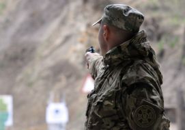 Боєць нацгвардії під час навчальних зборів