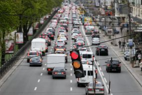 Yellow traffic light