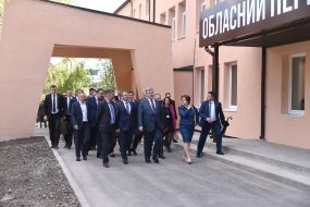 Petro Poroshenko visited the reconstructed perinatal center