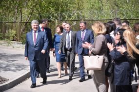 Petro Poroshenko visited the reconstructed perinatal center
