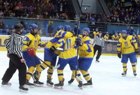 Players of junior team of Ukraine on hockey