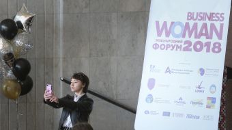 Participant of All-Ukrainian forum does selfie