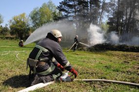Training on extinguishing large-scale forest fires