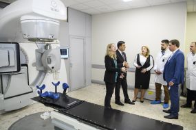 Volodymyr Groisman and Ulyana Suprun in the Okhmatdit NDSL