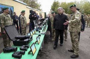 Petro Poroshenko examined the equipment