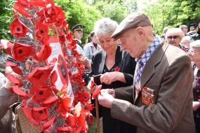 Participants of The Memory Wreath action
