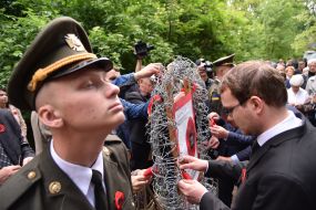 Participants of The Memory Wreath action