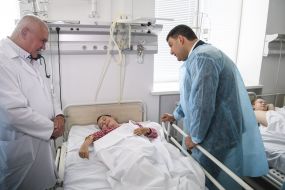 Владимир Гройсман в Черкасской детской больнице