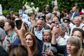 Учасники акції "Безсмертний полк"