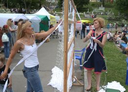 Weaving mesh netting