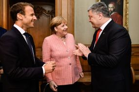 Emmanuelle Macron, Angela Merkel and Petro Poroshenko