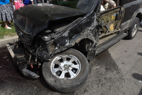 Поврежденный автомобиль