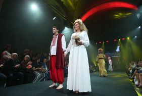 Ethno display participants