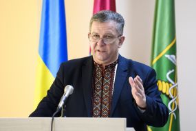 Andrey Reva, Vladimir Groysman