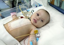 Дитина в реанімації