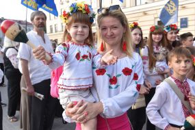 Participants of the parade of embroidered shirts