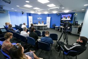 Оксана Кузишин и Анна Захарова