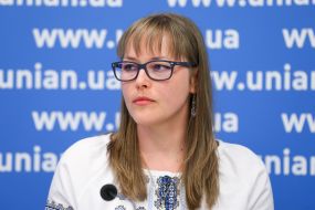 Анна Захарова