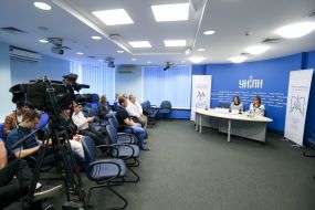 Оксана Кузишин и Анна Захарова