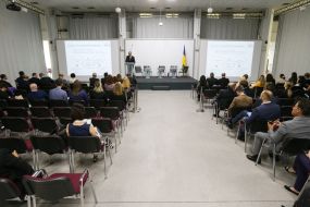 Business forum participants