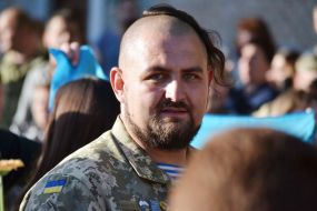 Военнослужащий