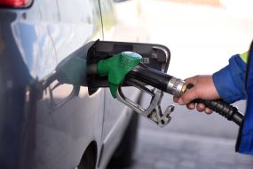 Fuelling of car by petrol