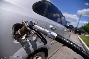 Fuelling of car by petrol