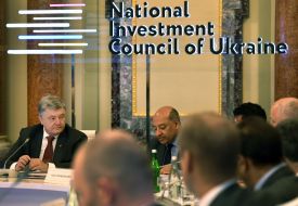 Petro Poroshenko, Suma Chakrabarti