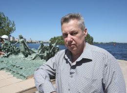 Андрей Холоменюк