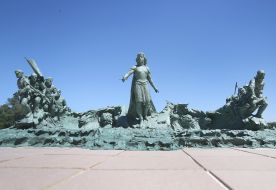 Макет памятника-мемориала украинской морской пехоте