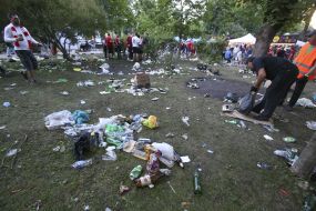 March of the fans of FC "Liverpool"