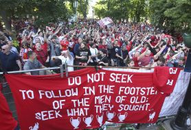 March of the fans of FC "Liverpool"