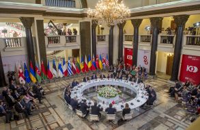 Participants of the round table "Cooperation for the sake of prosperity - strategy of the next century"