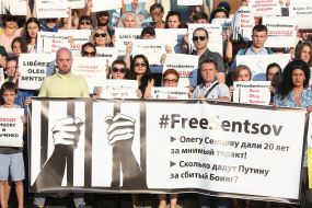 People make a massive photo