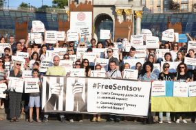 People make a massive photo