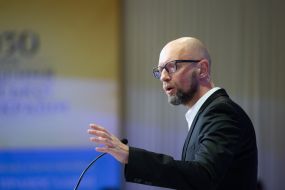 Arseniy Yatsenyuk