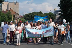 Procession to protect family values in Uzhgorod