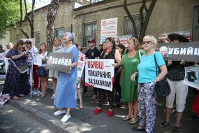 Zoo protectors hold protest action near Shevchenko court