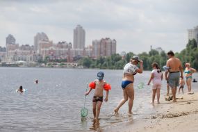 People on Obolonskaya embankment
