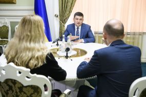 Volodymyr Groisman, Ulyana Suprun and Alexander Linchevsky