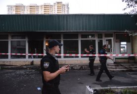 Unknown people threw Molotov cocktails at Oschadbank in Kiev