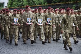 Военнослужащие 80-й отдельной десантно-штурмовой бригады