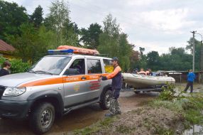 Rescuers provide assistance to the victims in Chernihiv region