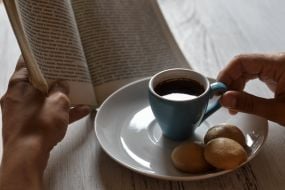 Чашка кави
