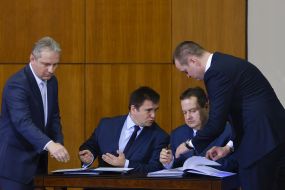 Signing of bilateral documents