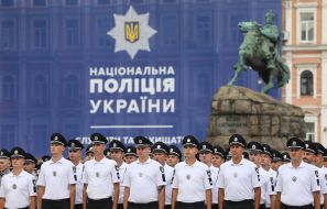 Police officers near the monument to Bogdan Khmelnitsky