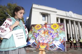 Участница акции в образе художницы Катерины Билокур